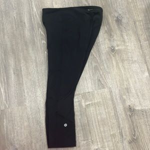 Lululemon black Capri legging